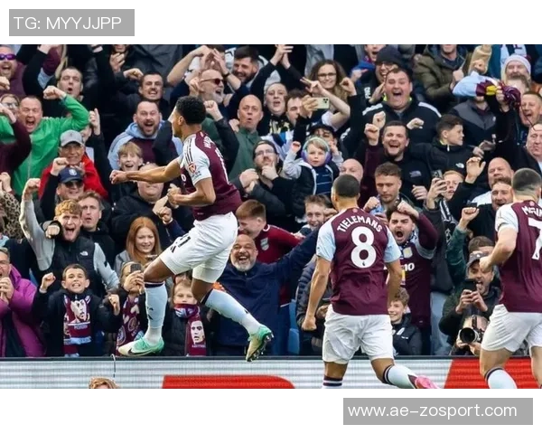 英超战报曼联强势取胜维拉失分曼城客场逆袭热刺展现实力